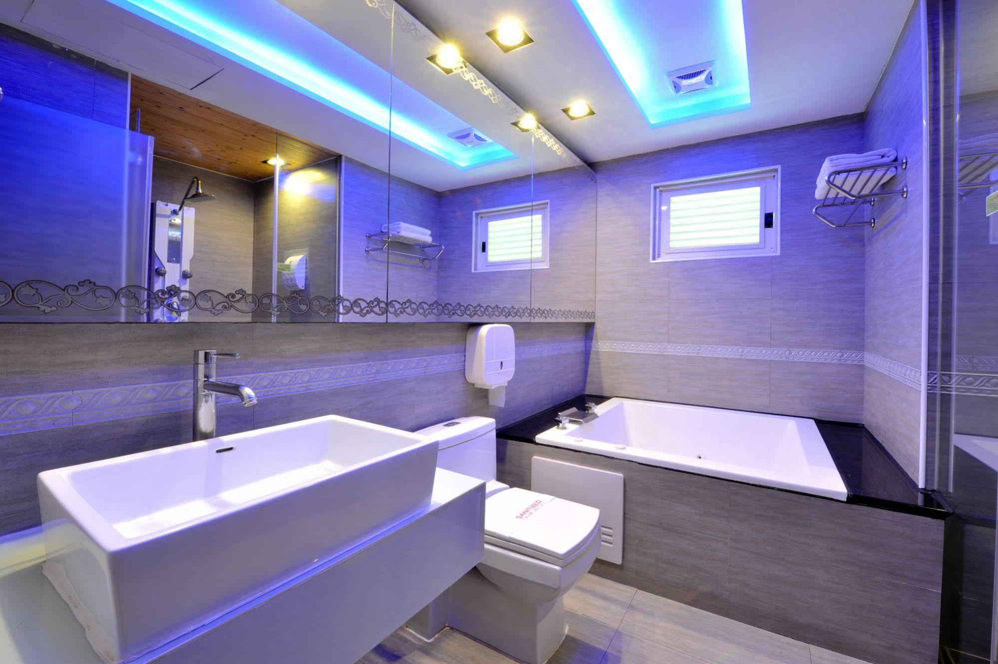 Zj Motel Cidade de Hsinchu Exterior foto