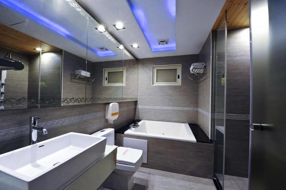Zj Motel Cidade de Hsinchu Exterior foto